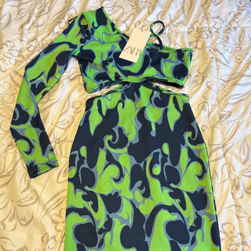 Zara Abstract Green and Black Long Sleeve Dress